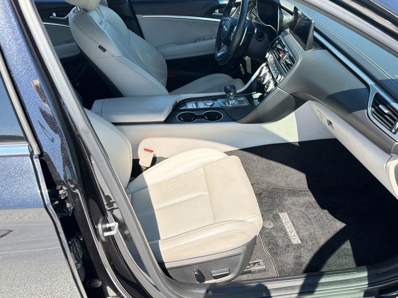 Used 2022 Genesis G70 2.0T RWD image 29