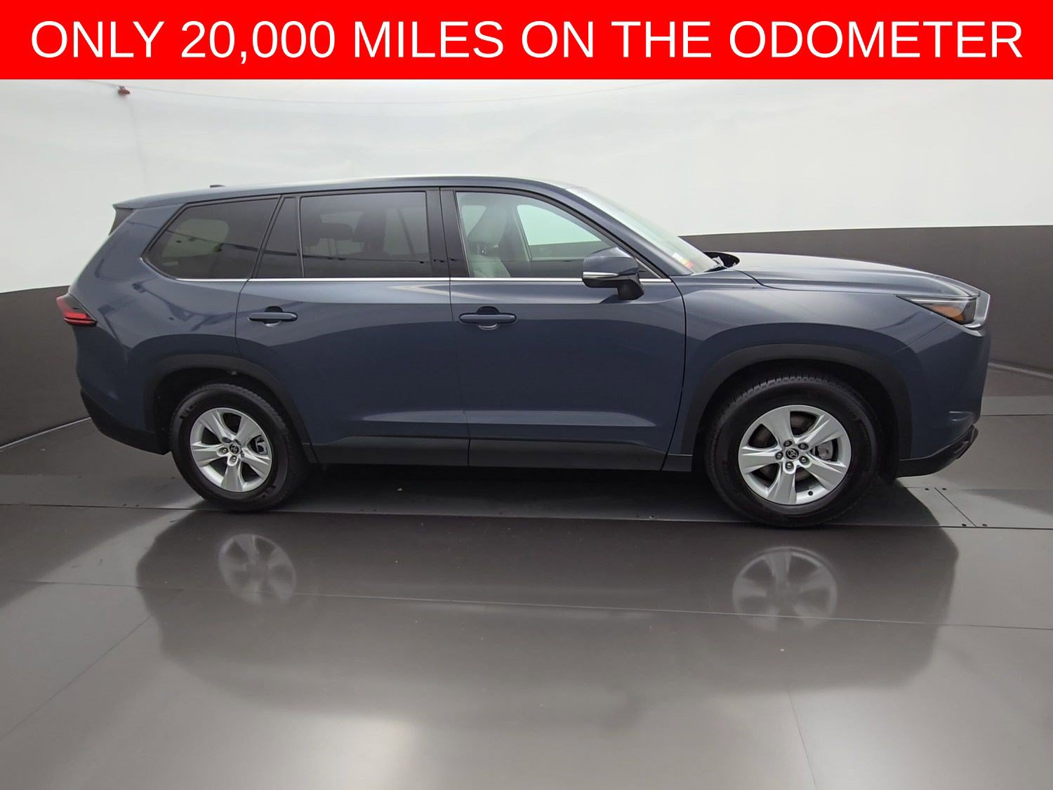Certified 2025 Toyota Grand Highlander FWD image 11