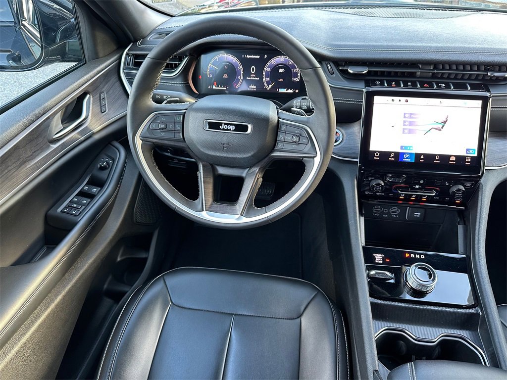 Used 2024 Jeep Grand Cherokee Limited image 18