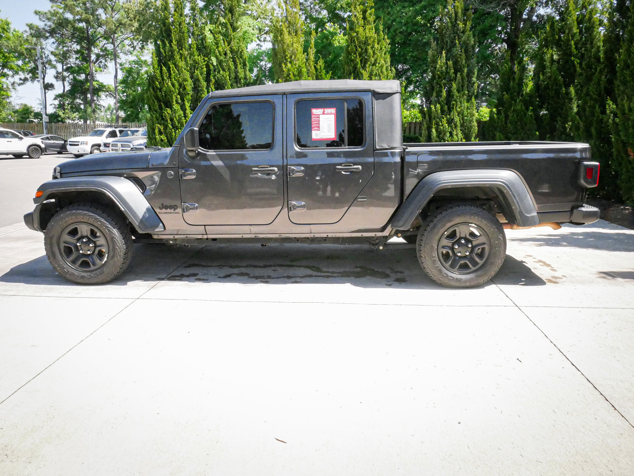 Used 2022 Jeep Gladiator Sport image 7