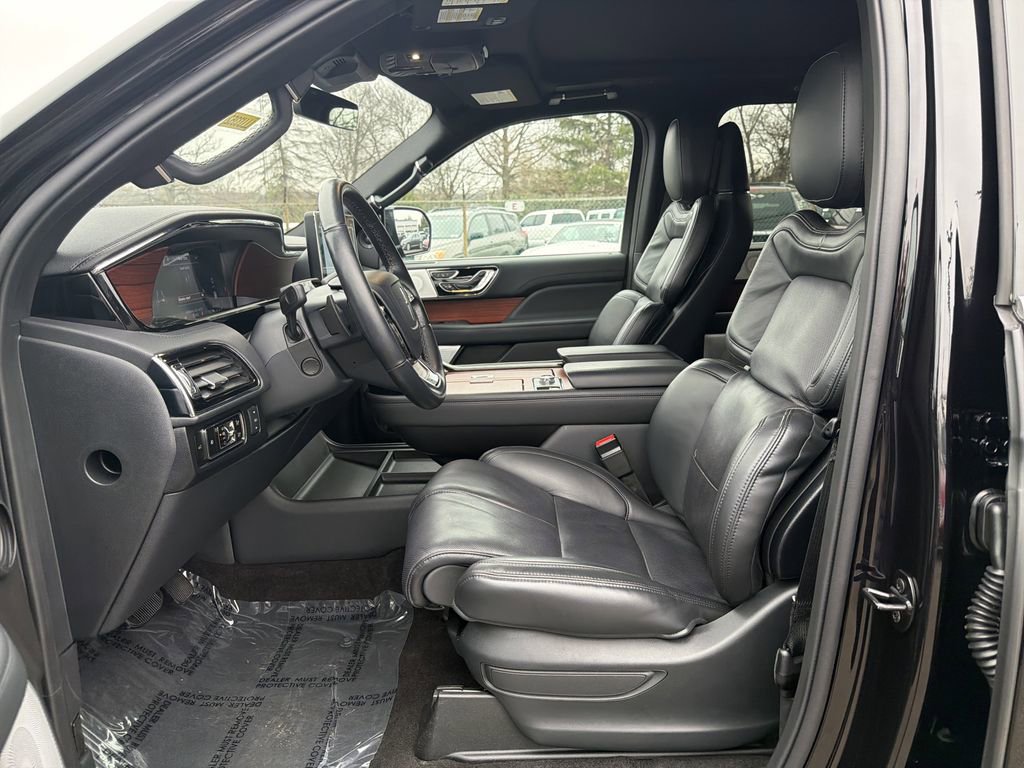 Certified 2024 Lincoln Navigator Reserve image 11