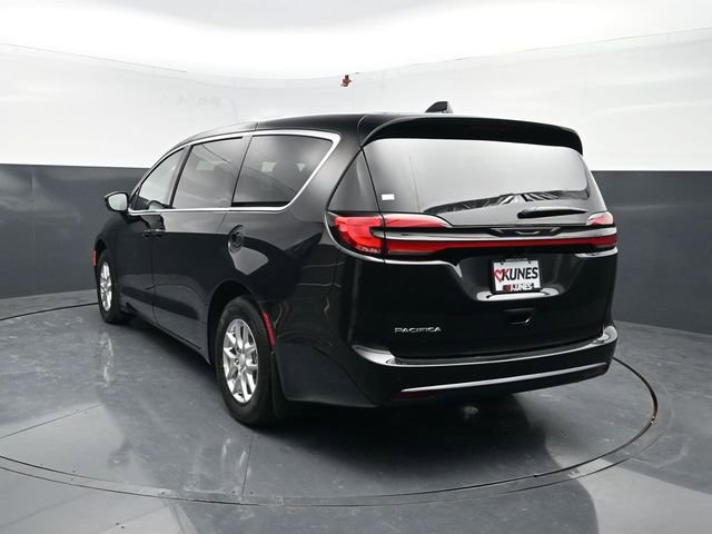 New 2027 Chrysler Pacifica Select FWD image 6