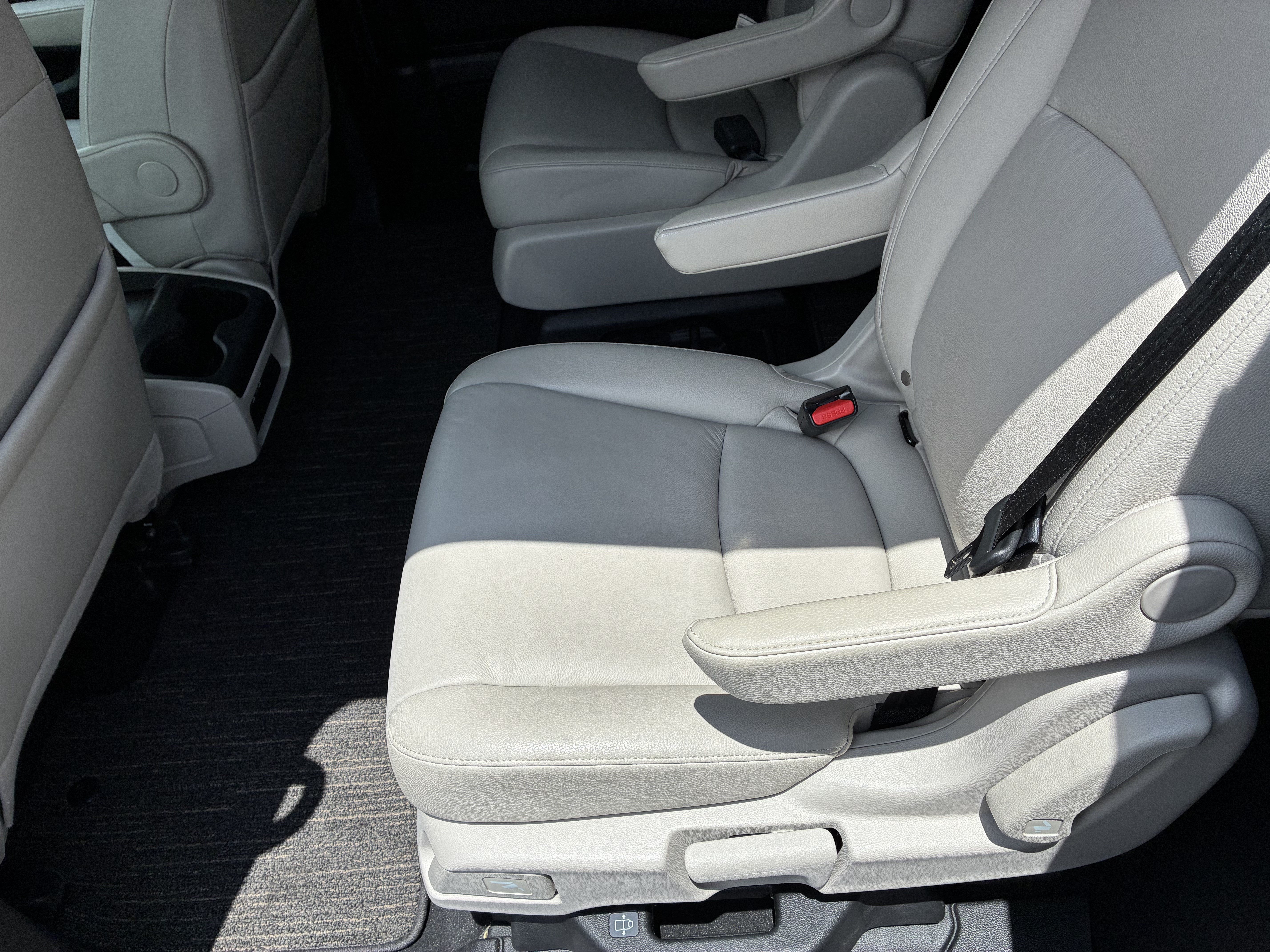 Used 2025 Honda Odyssey EX-L image 13