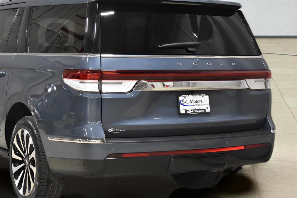 Used 2023 Lincoln Navigator L Reserve w/ Equipment Group 201A image 31