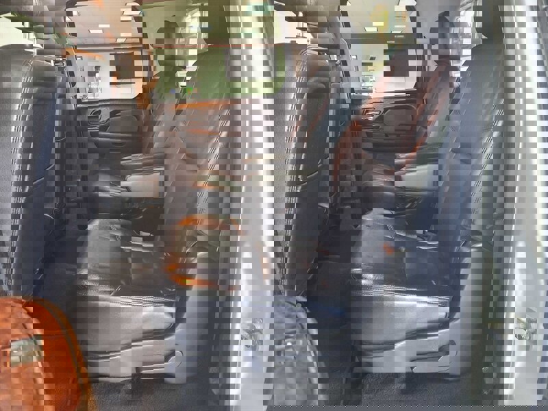 Used 2013 Chevrolet Suburban LTZ image 12