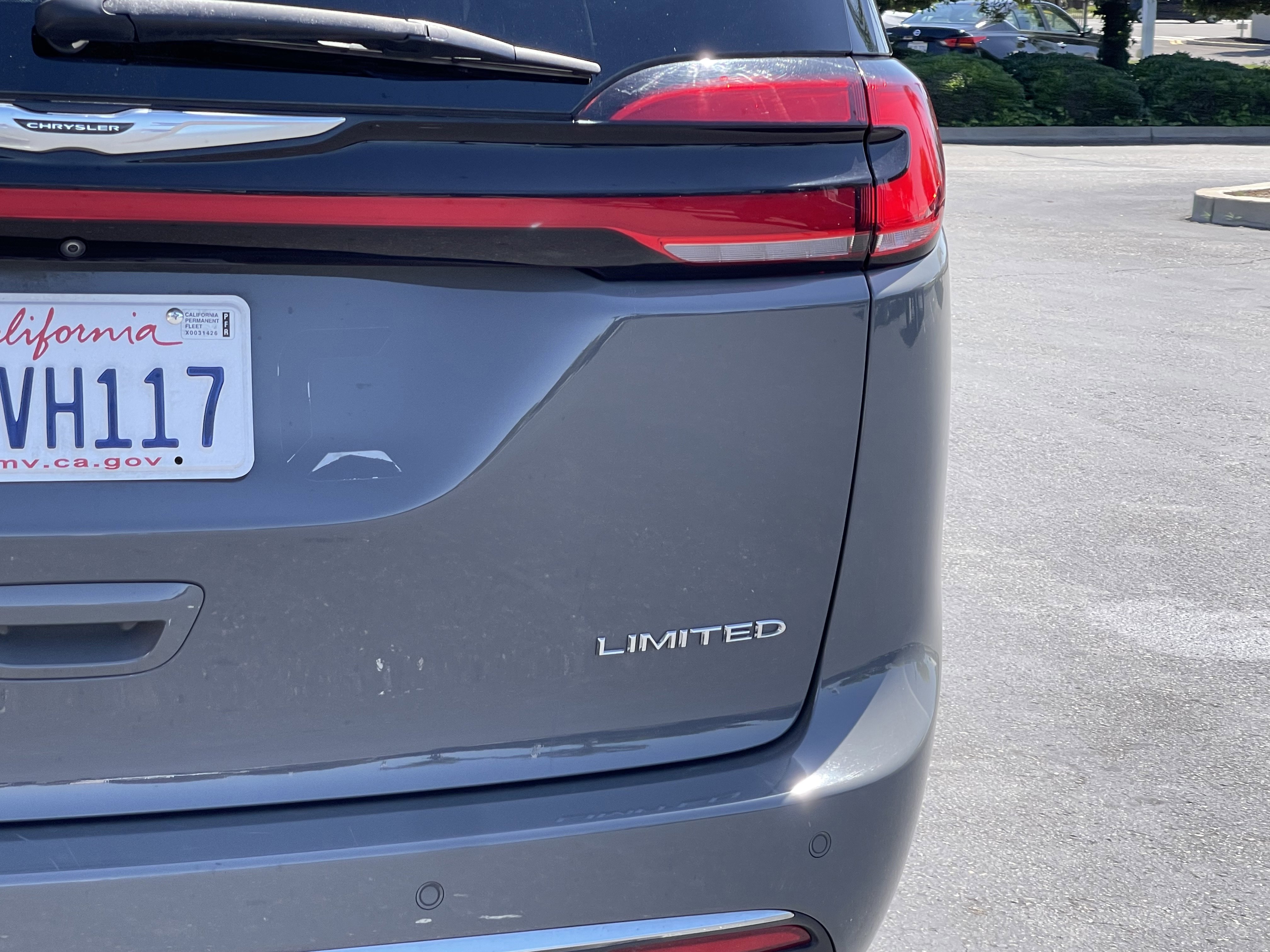 Used 2022 Chrysler Pacifica Limited FWD image 12
