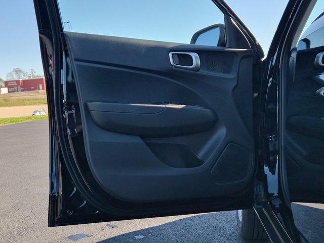 New 2026 Hyundai Venue SE image 14