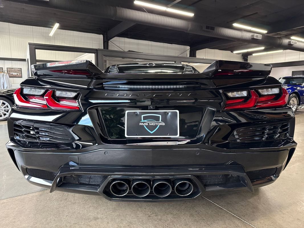 Used 2025 Chevrolet Corvette Z06 image 16