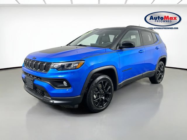 Used 2023 Jeep Compass Latitude w/ Sun and Sound Group AWD/4WD image 5