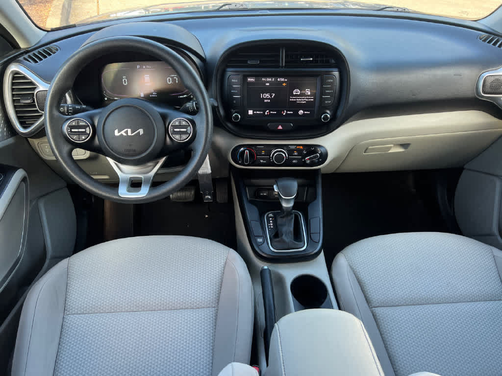 Used 2023 Kia Soul LX w/ LX Technology Package FWD image 22