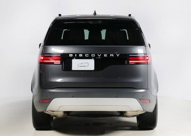 Used 2025 Land Rover Discovery S image 7