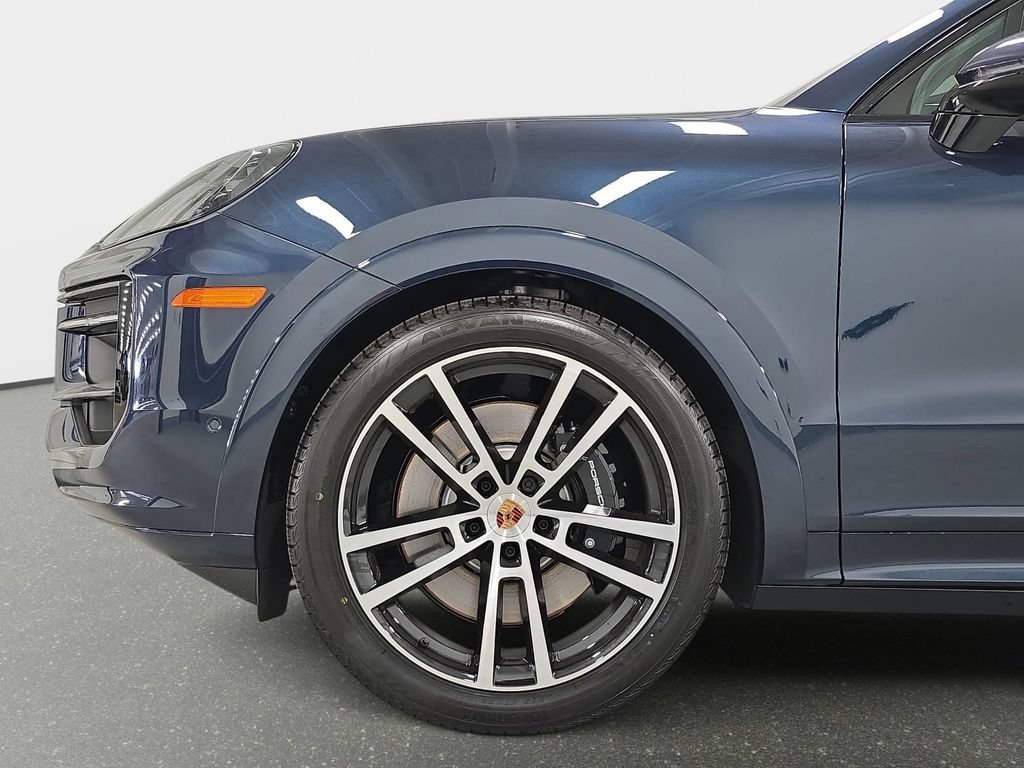 New 2026 Porsche Cayenne GTS AWD/4WD image 10
