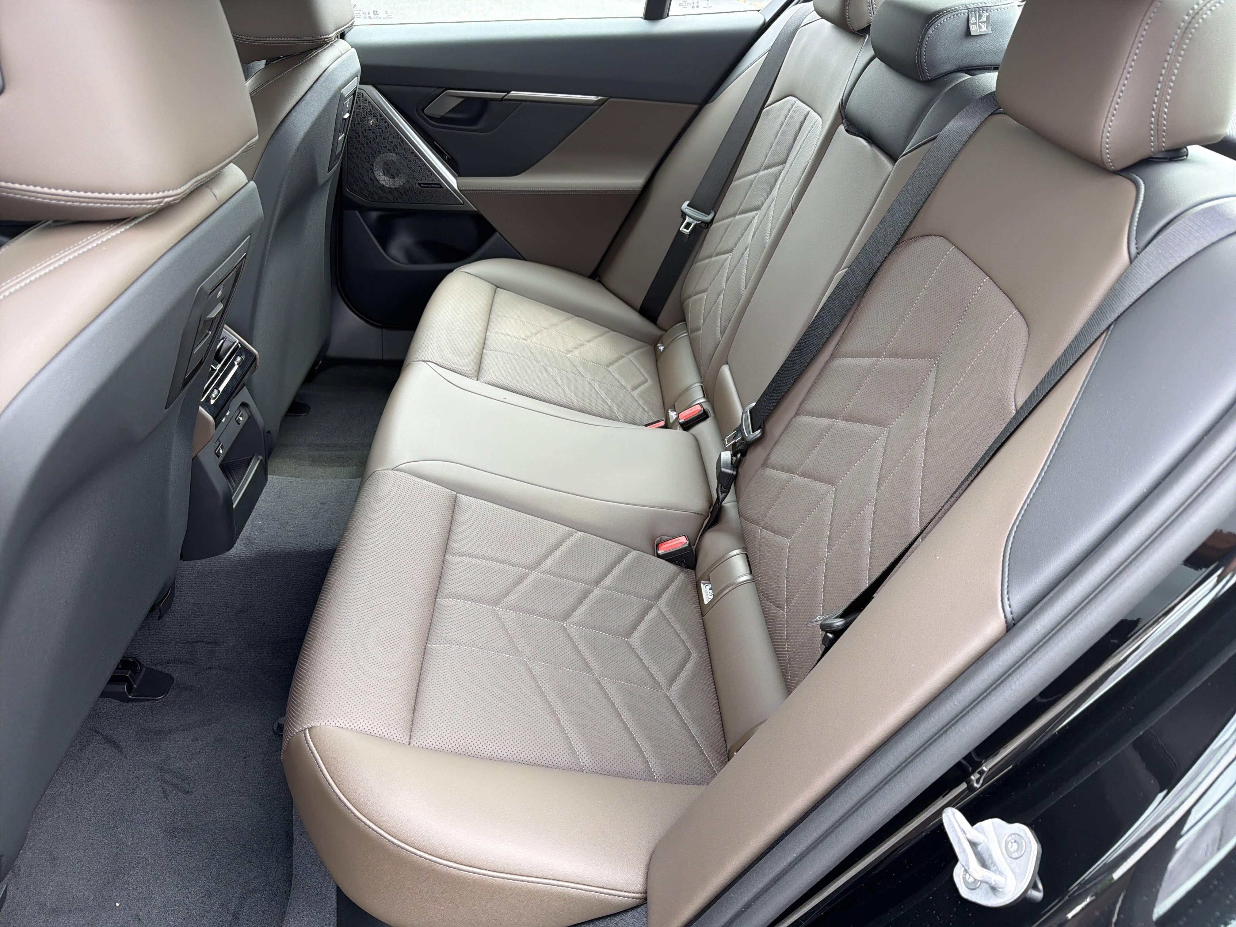 New 2027 BMW i5 eDrive40 RWD image 24