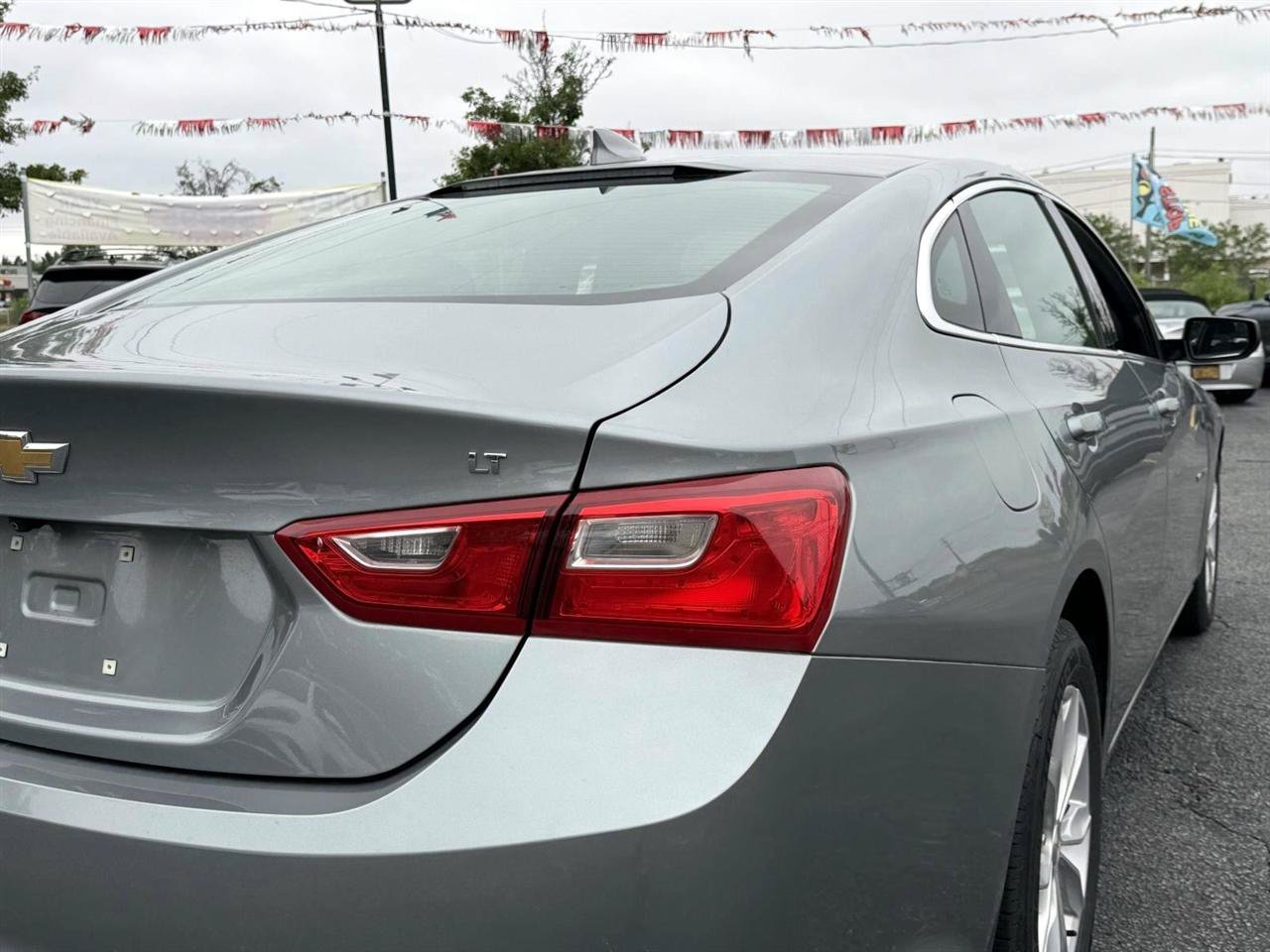 Used 2023 Chevrolet Malibu LT FWD image 5