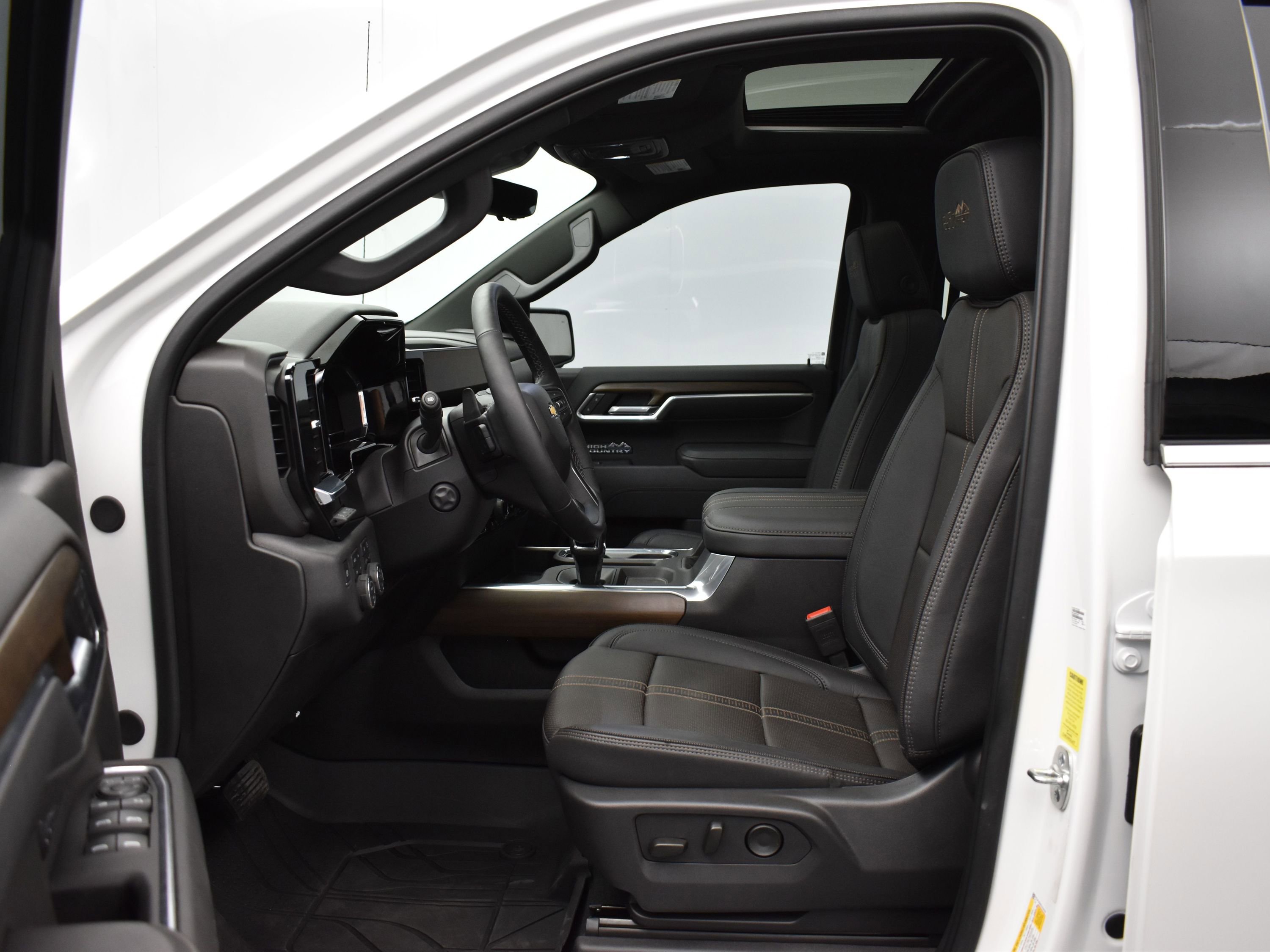 Used 2025 Chevrolet Silverado 1500 High Country image 8