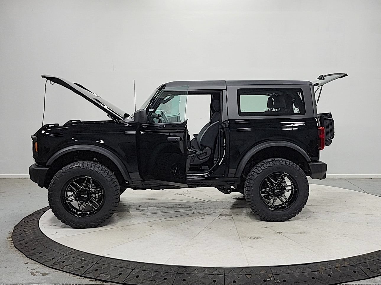 New 2026 Ford Bronco 2-Door AWD/4WD image 12