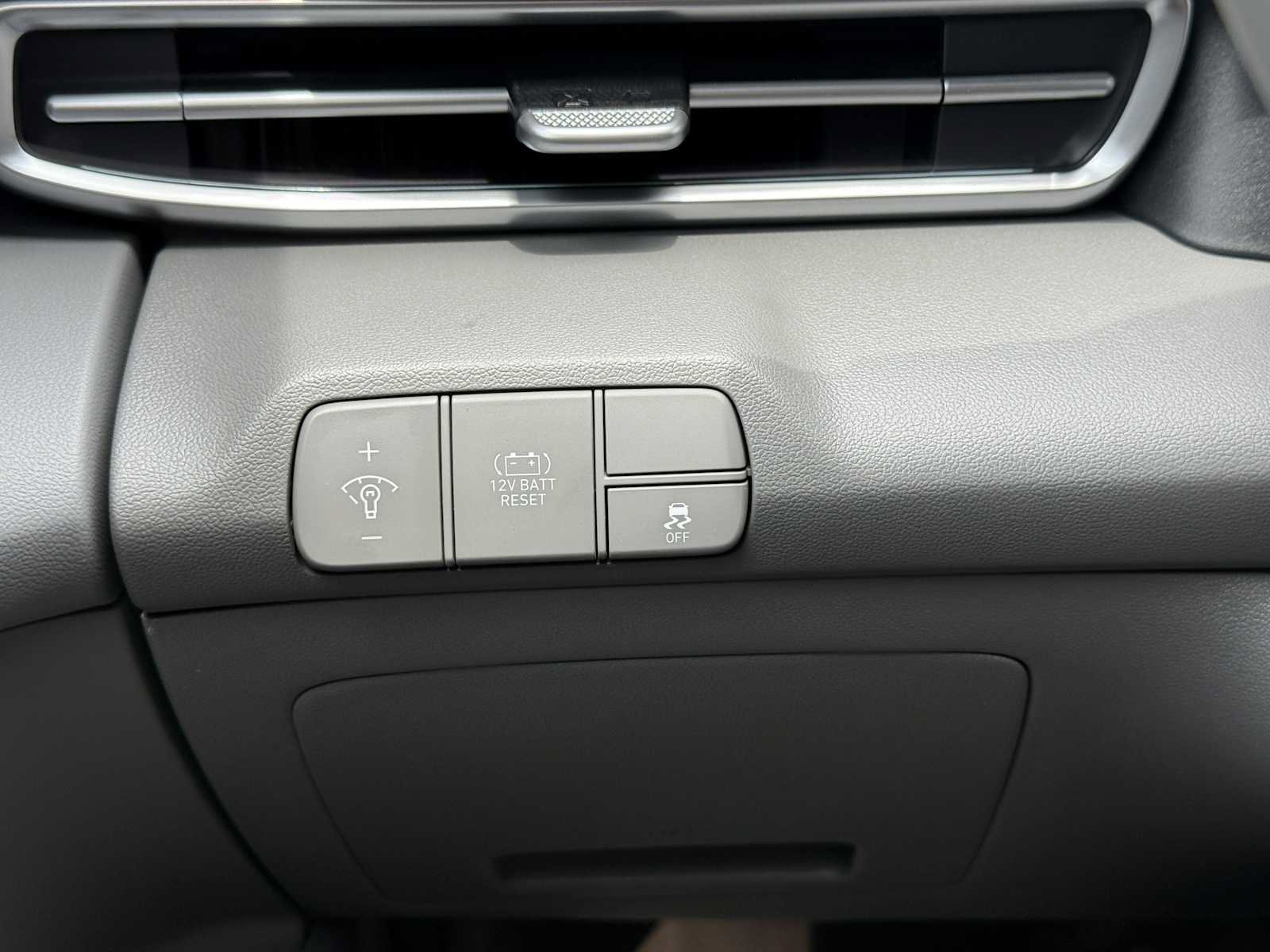 New 2025 Hyundai Elantra SEL image 17