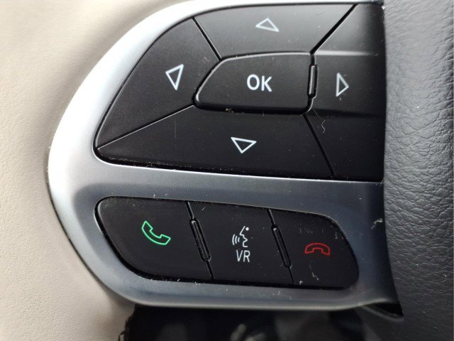 Used 2017 Chrysler Pacifica Limited w/ UConnect Theater Package image 29