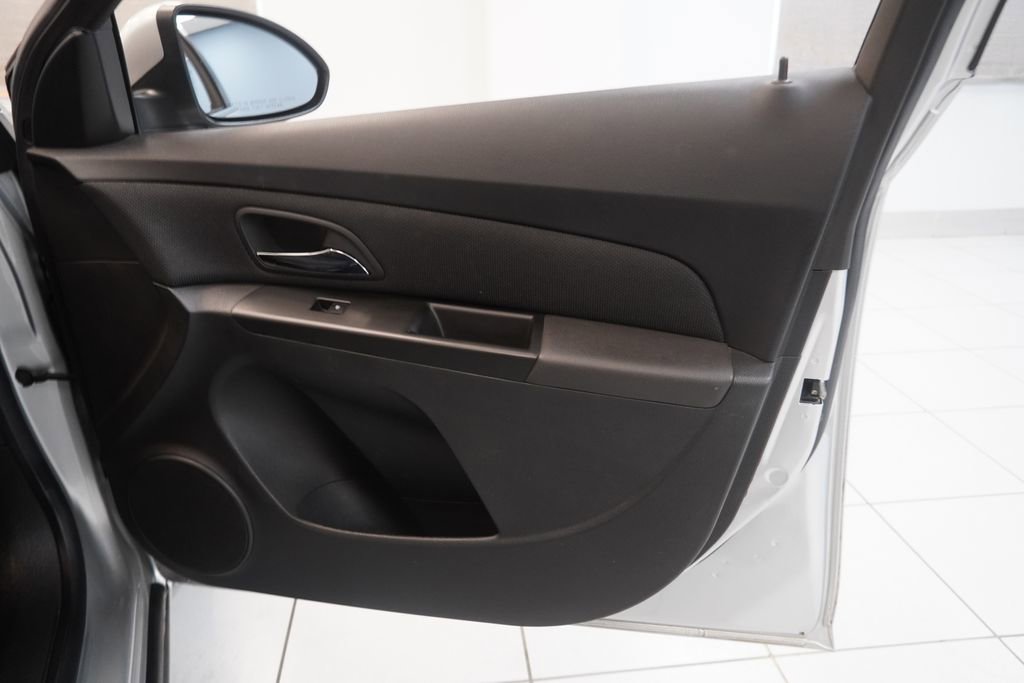 Used 2013 Chevrolet Cruze LT image 29