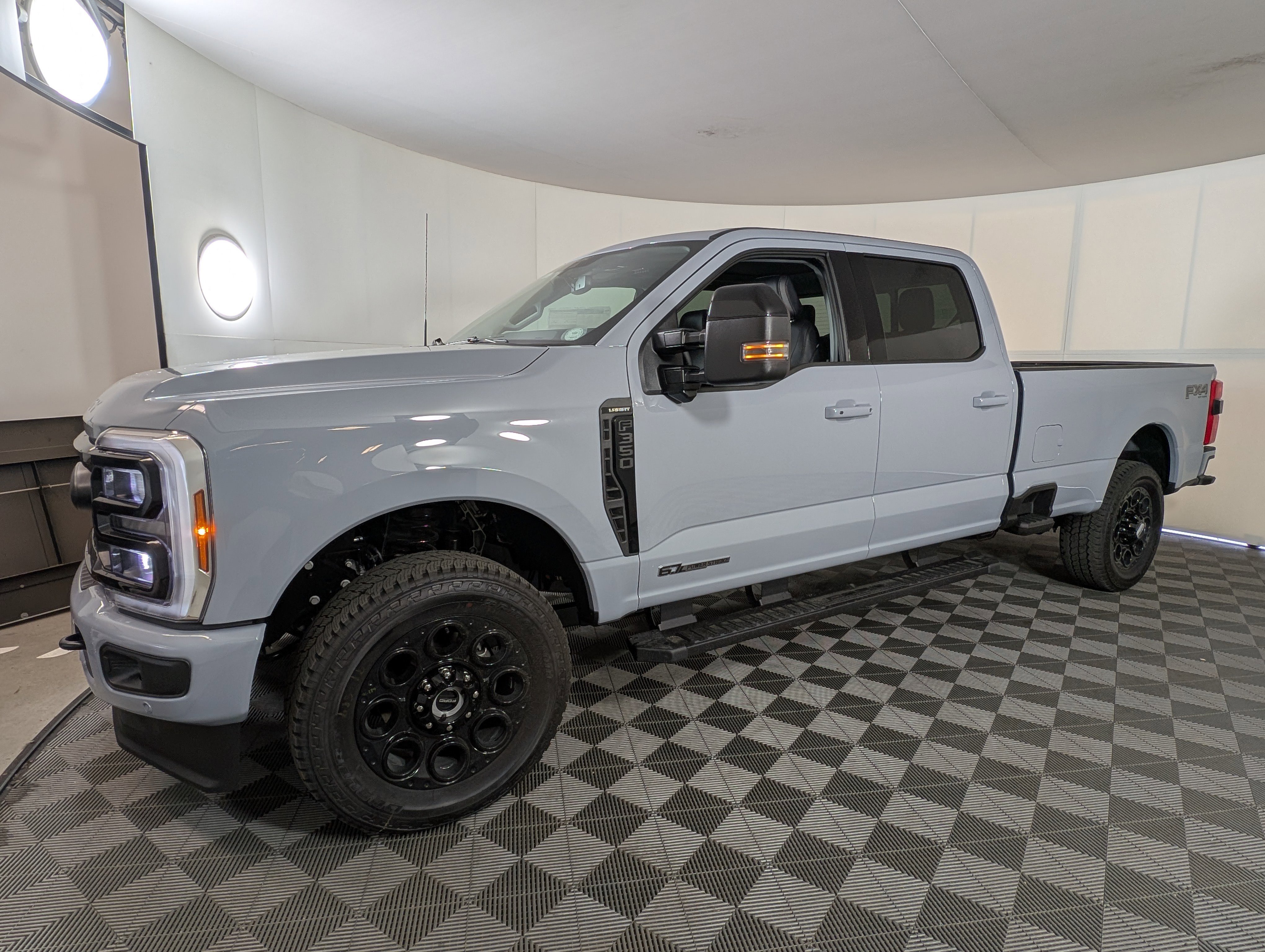 New 2025 Ford F350 Lariat w/ Lariat Ultimate Package video 3