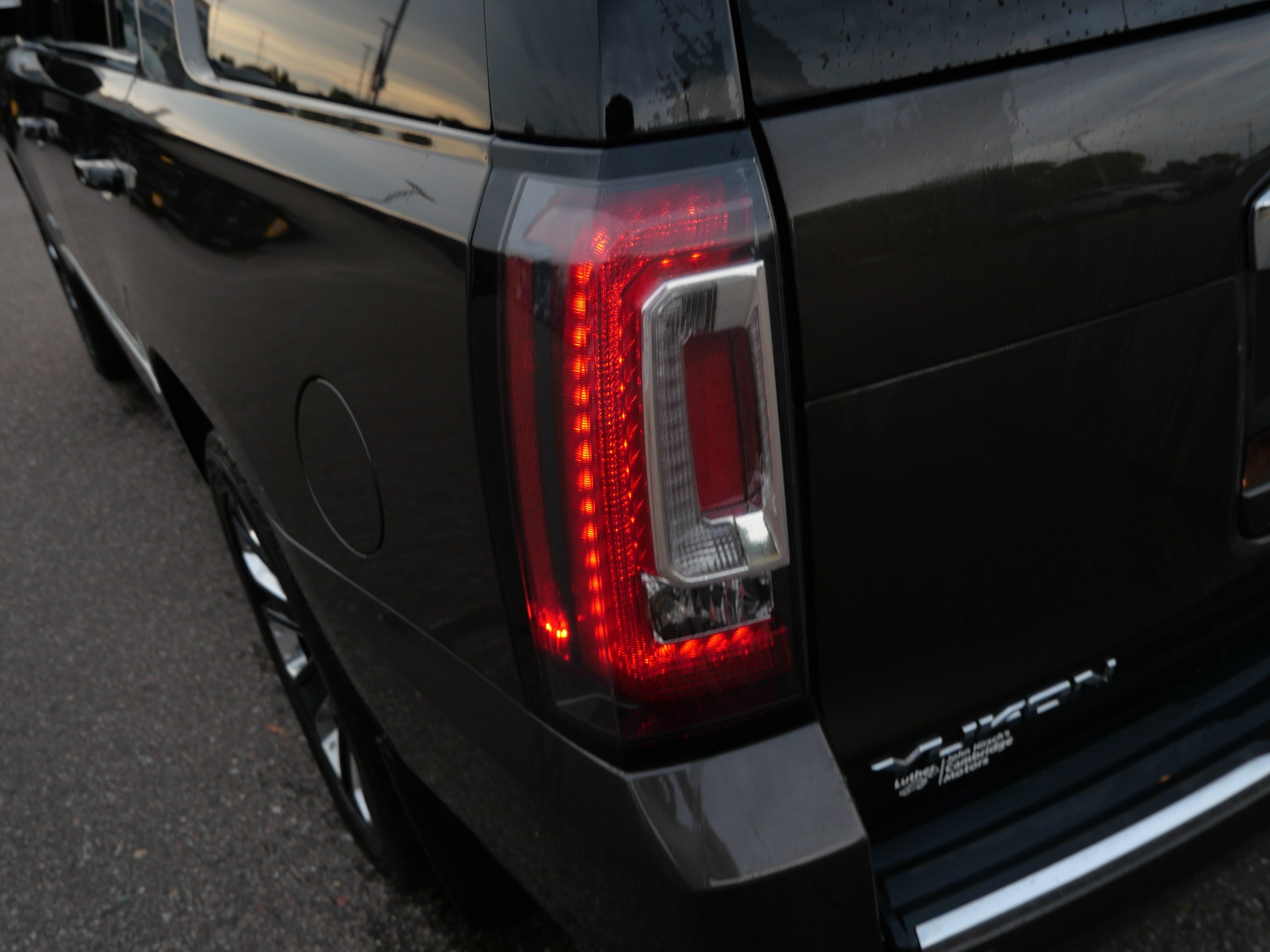 Certified 2019 GMC Yukon Denali w/ Denali Ultimate Package AWD/4WD image 17