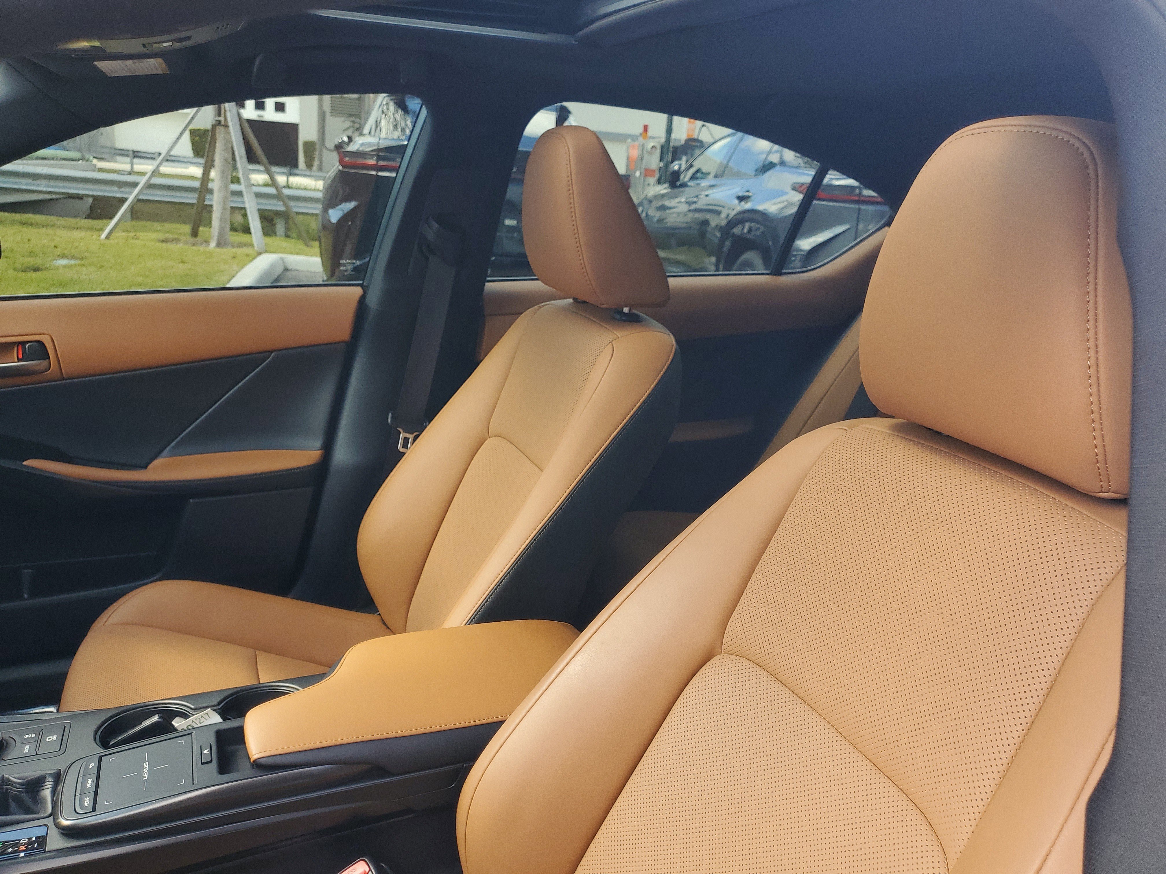 Used 2024 Lexus IS 300 w/ Comfort Package RWD image 16