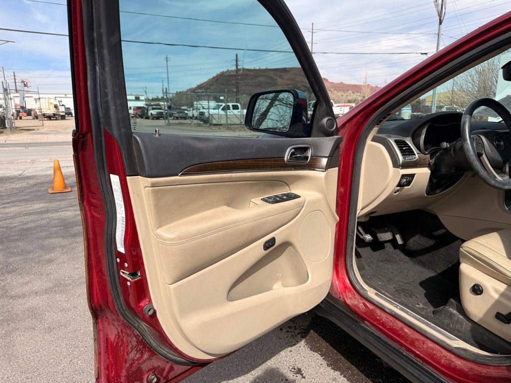 Used 2015 Jeep Grand Cherokee Limited w/ Luxury Group II image 17