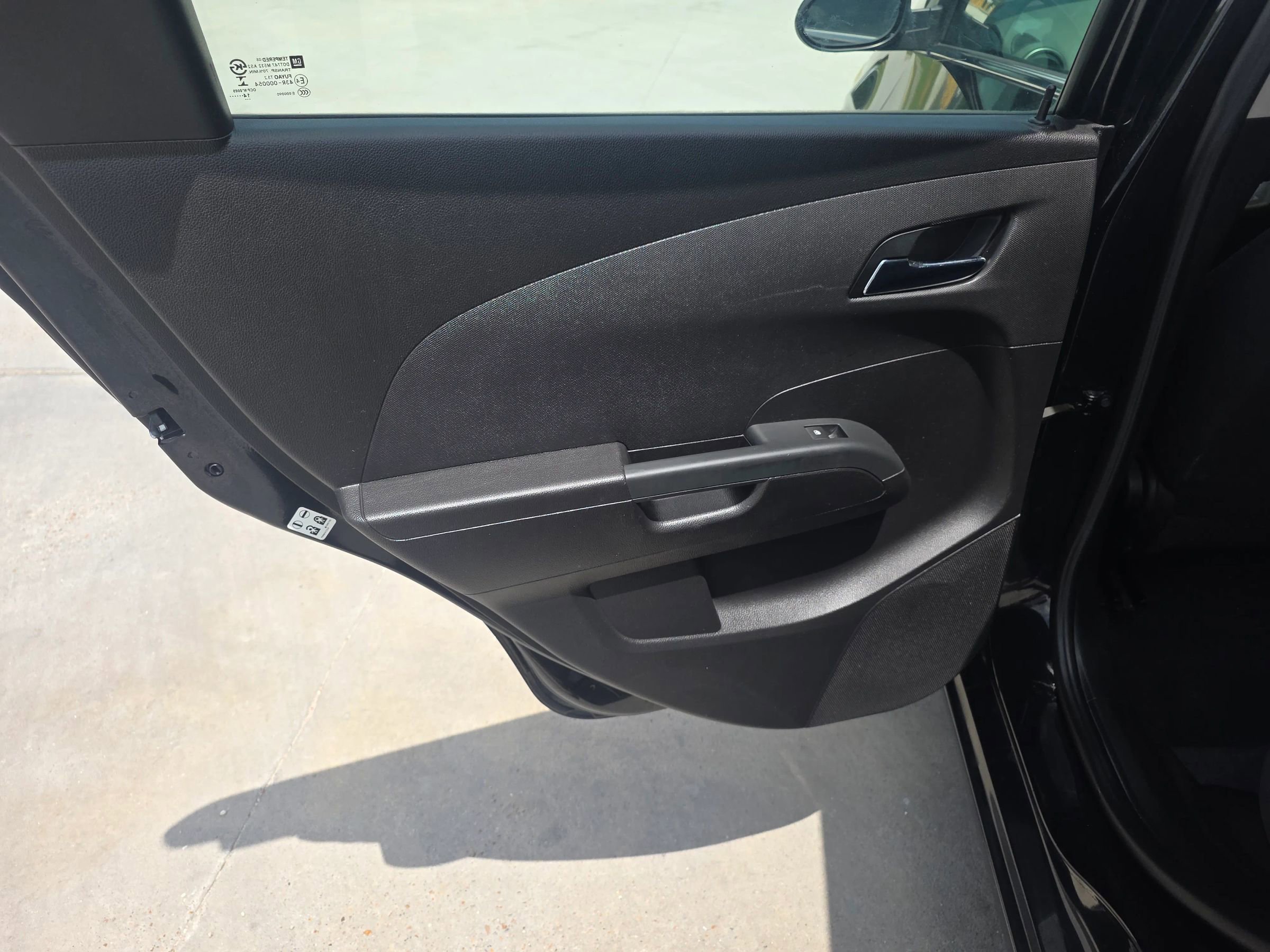 Used 2015 Chevrolet Sonic LT w/ Fun and Sun Package FWD image 26