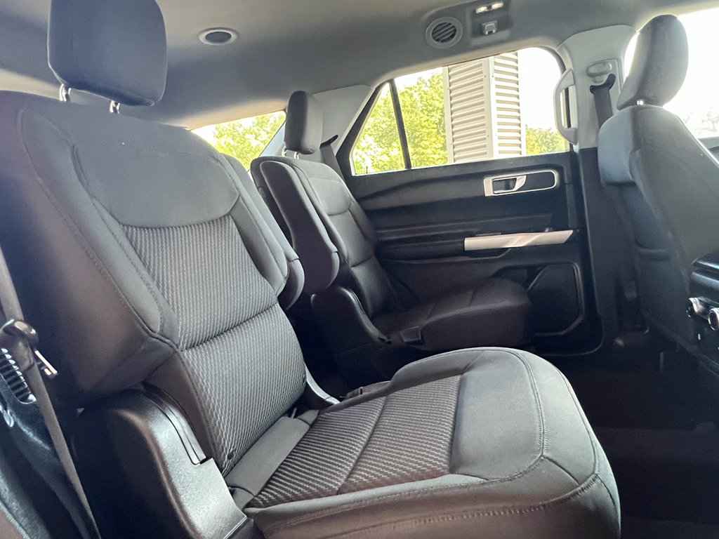 Used 2022 Ford Explorer XLT image 18