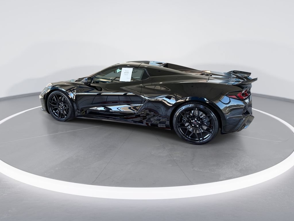 Used 2025 Chevrolet Corvette Z06 RWD image 9