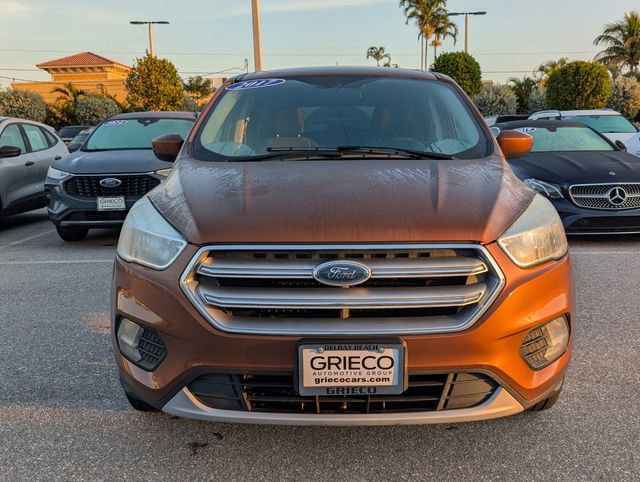Used 2017 Ford Escape SE image 2