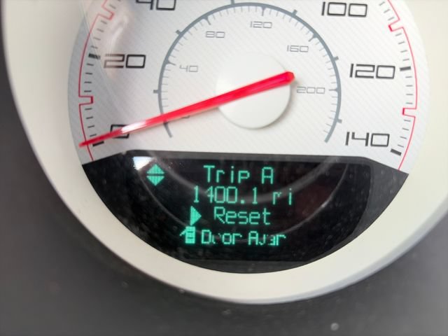 Used 2014 Dodge Challenger SXT RWD image 7