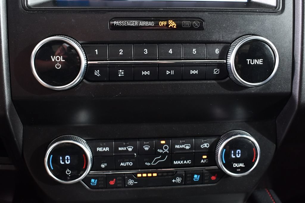 Used 2019 Ford Expedition Limited w/ Equipment Group 303A AWD/4WD image 29