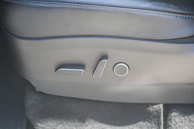 Used 2021 Tesla Model Y Long Range AWD/4WD image 21