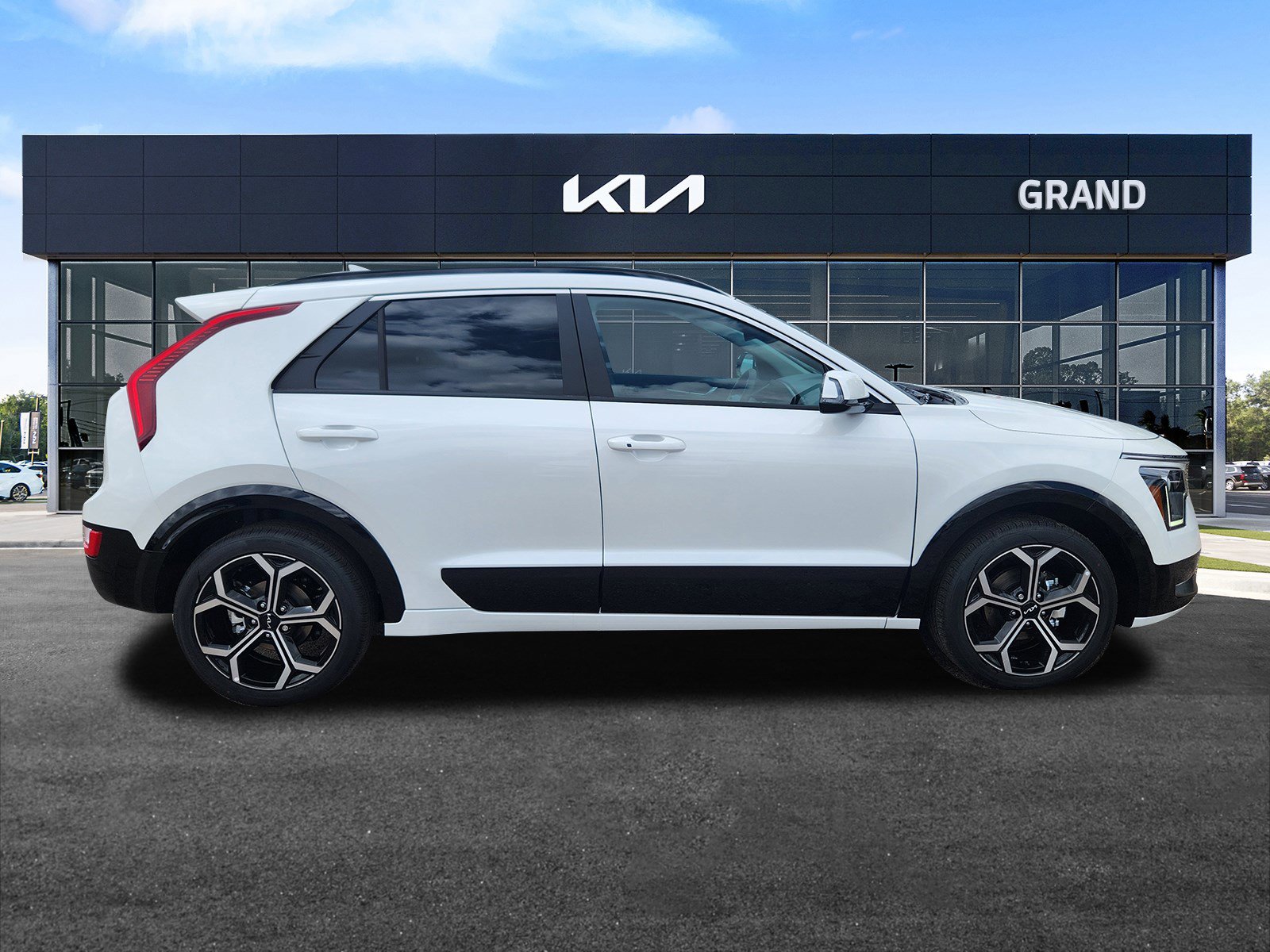 New 2025 Kia Niro EX Touring image 23