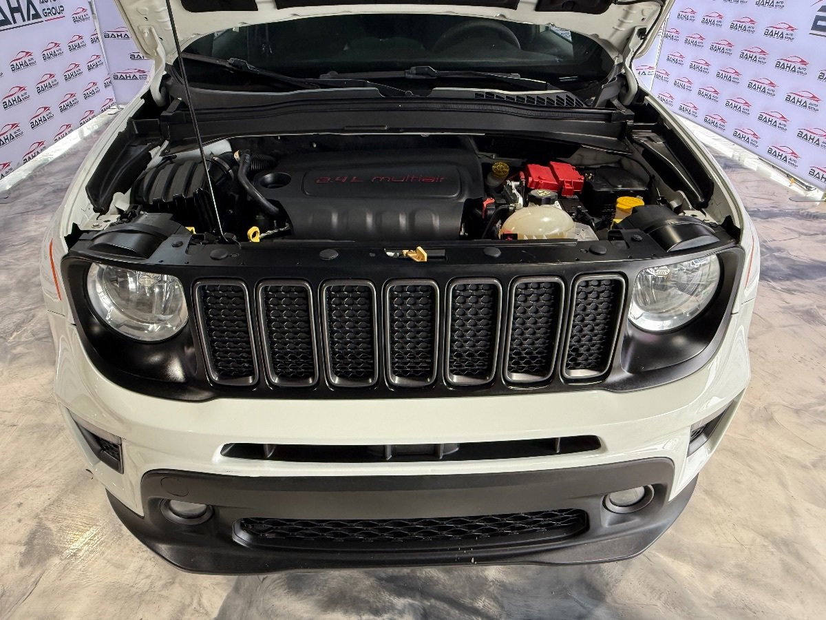 Used 2021 Jeep Renegade Latitude w/ Sun & Sound Group FWD image 38