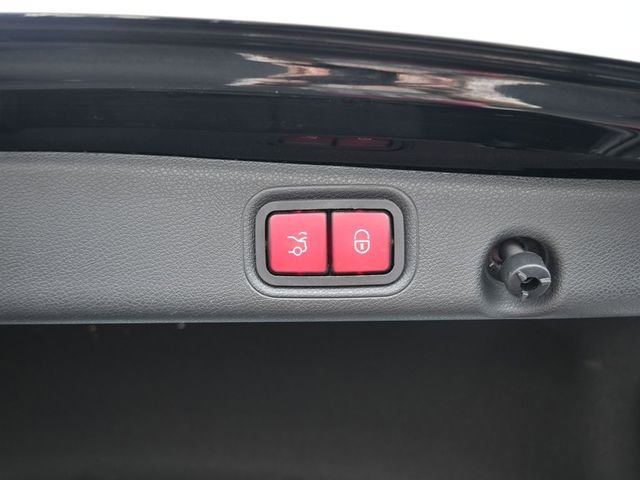 Used 2018 Mercedes-Benz E 300 E 300 image 28