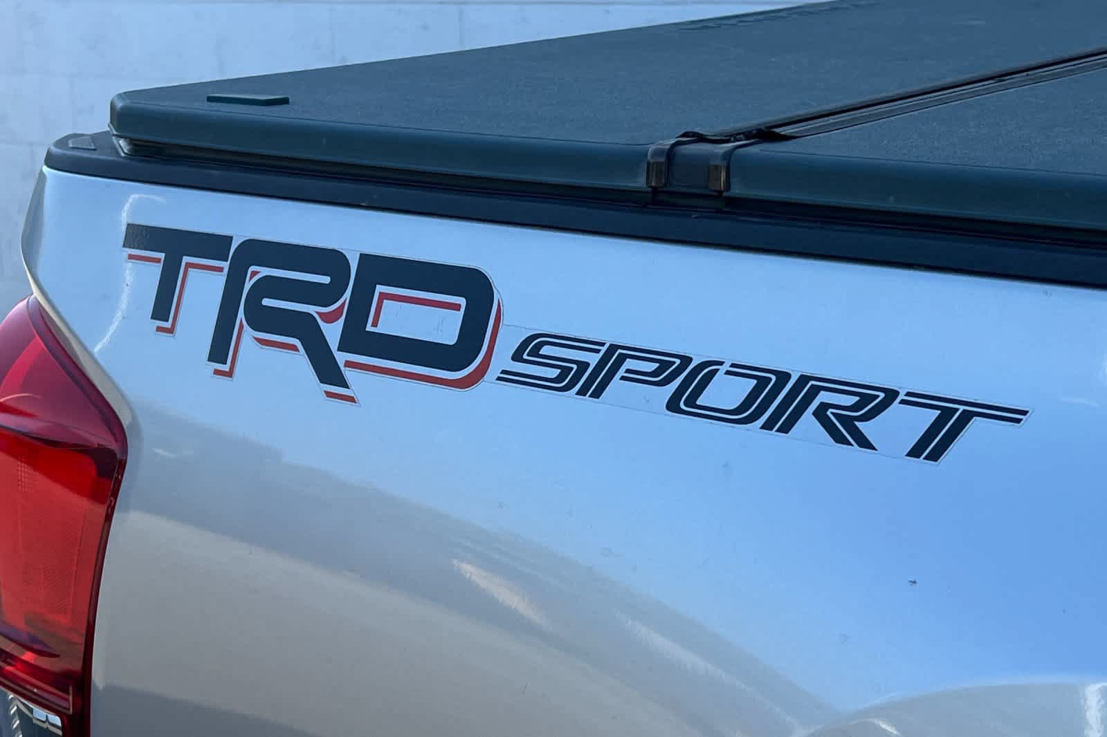 Used 2017 Toyota Tacoma TRD Sport w/ Tow Package RWD image 16
