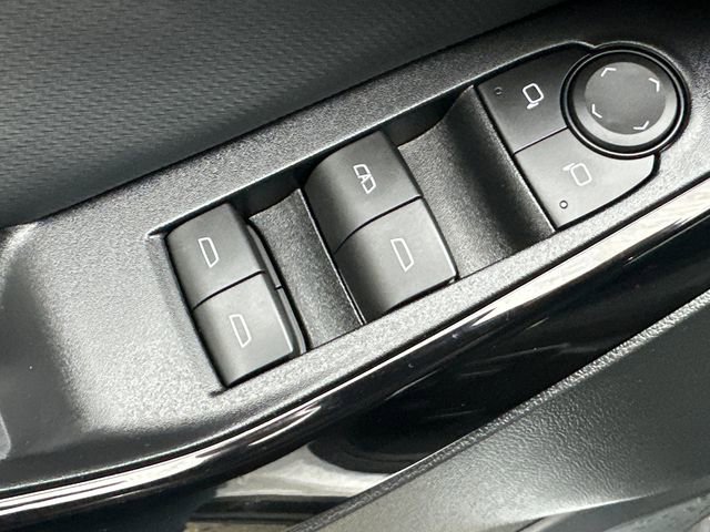 Used 2025 Chevrolet Equinox LT image 22