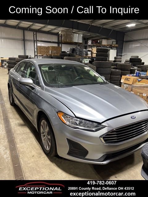 Used 2020 Ford Fusion SE image 1