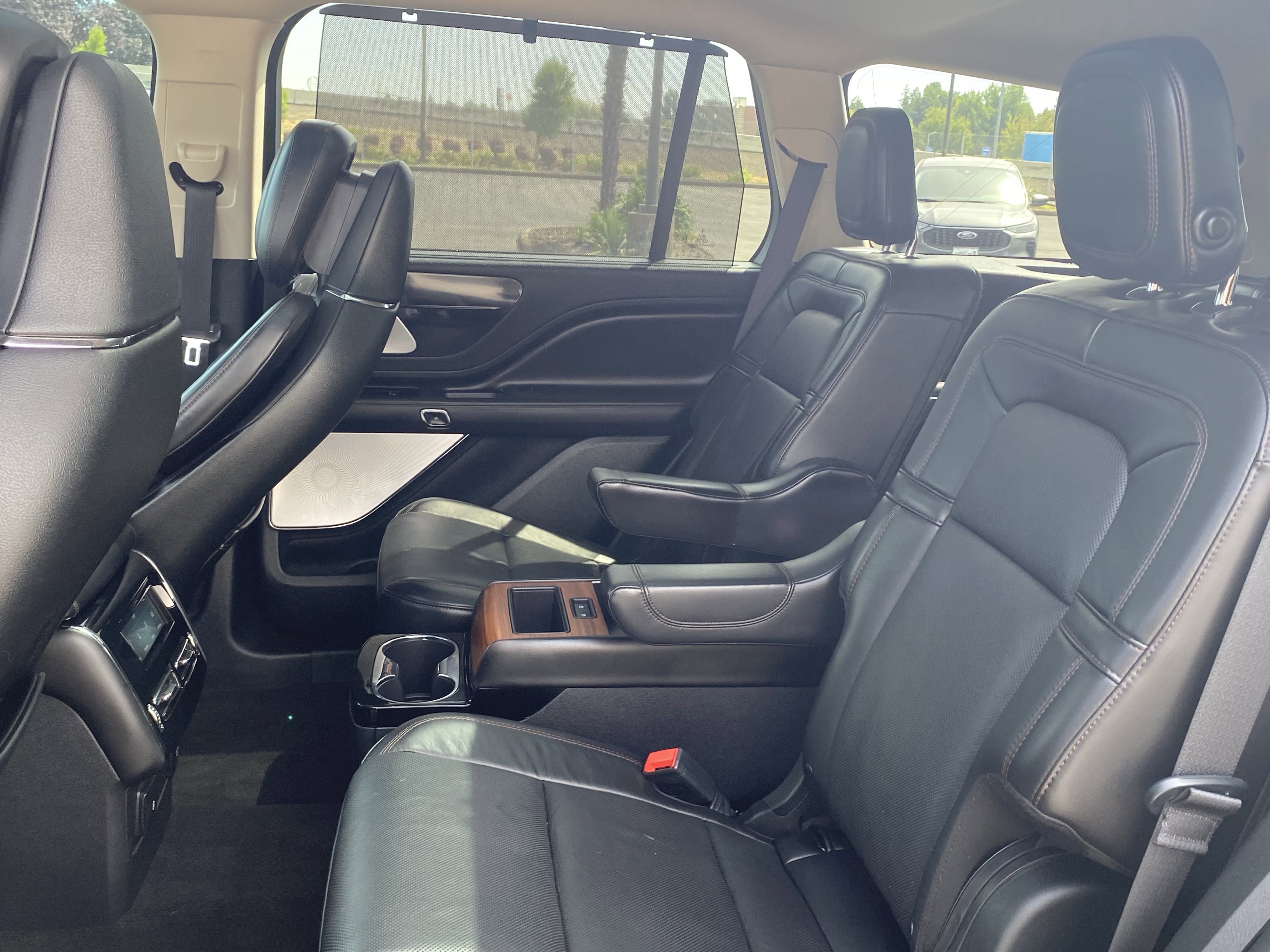 Used 2020 Lincoln Aviator Reserve w/ Equipment Group 202A image 14