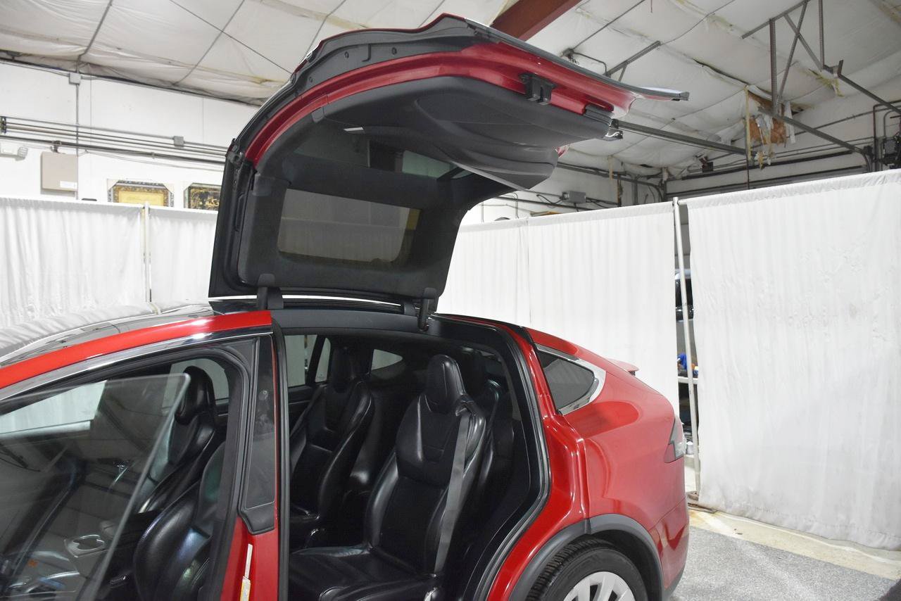 Used 2017 Tesla Model X 75D AWD/4WD image 33