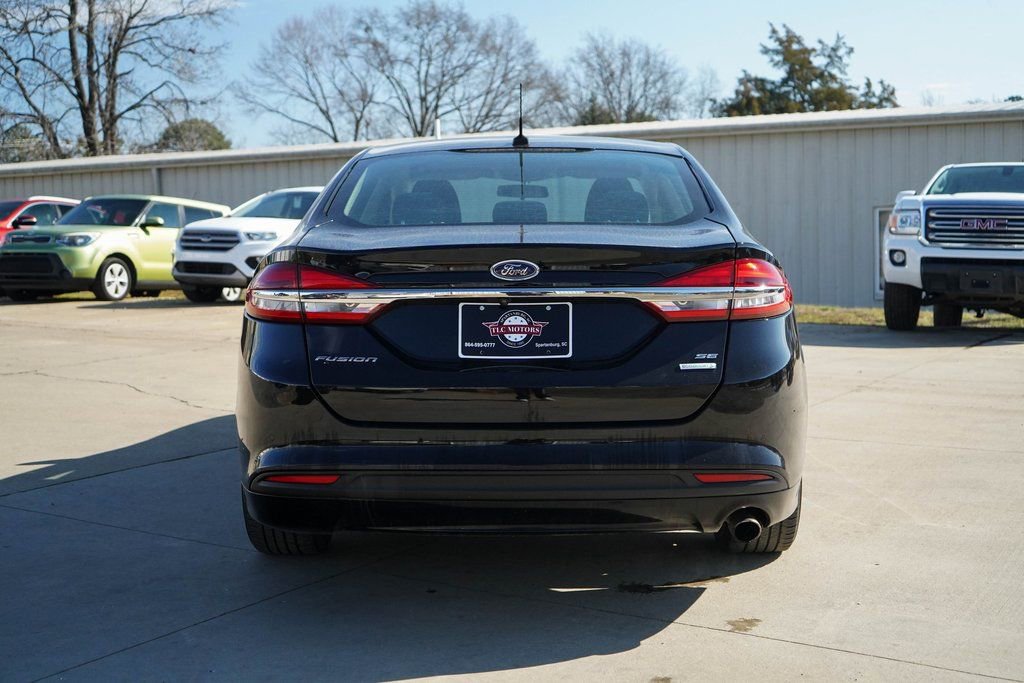 Used 2018 Ford Fusion SE w/ Fusion SE Technology Package image 29