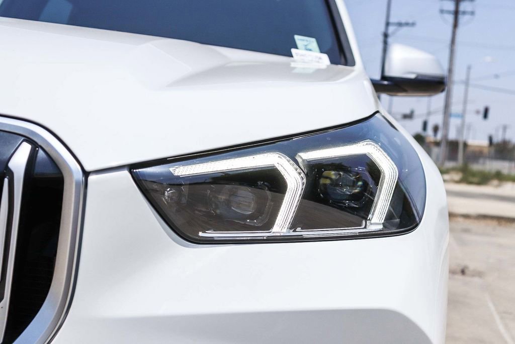 Certified 2023 BMW X1 xDrive28i w/ Premium Package AWD/4WD image 9