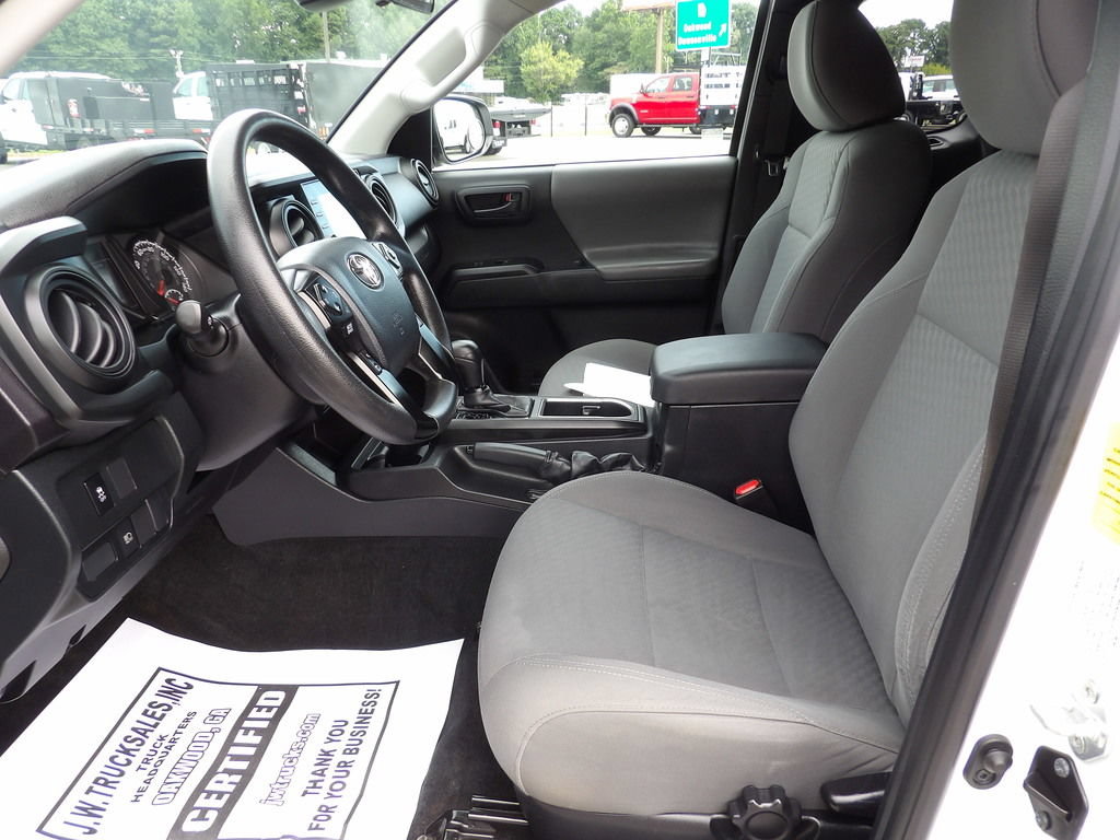 Used 2023 Toyota Tacoma SR RWD image 17