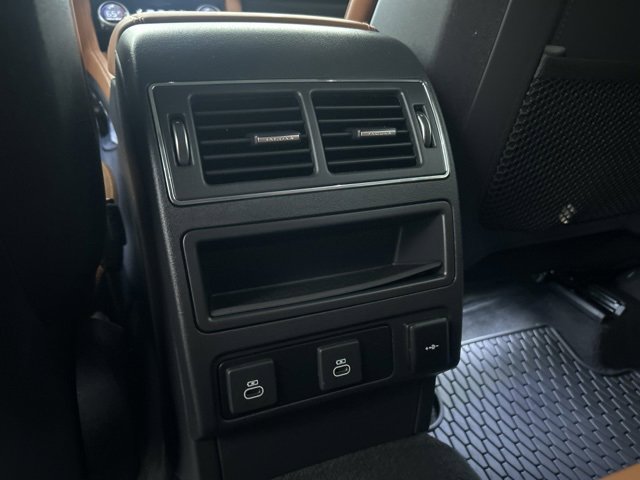 Used 2025 Jaguar F-PACE R-Dynamic S image 28