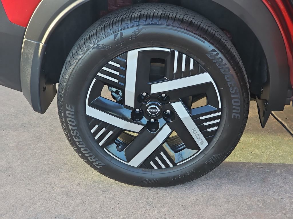 Used 2025 Nissan Kicks SV image 37