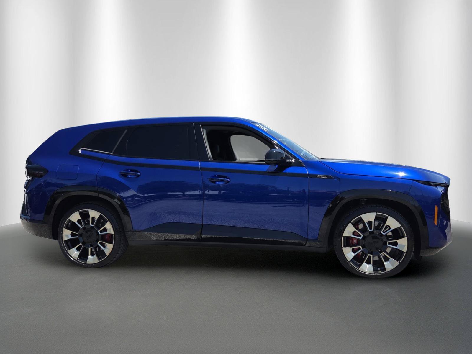 Used 2024 BMW XM w/ M Driver's Package AWD/4WD image 8