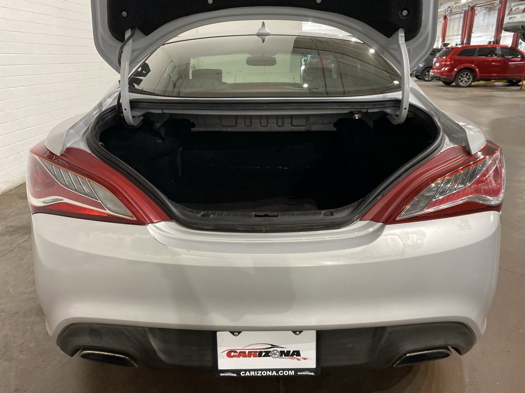 Used 2015 Hyundai Genesis 3.8 image 5