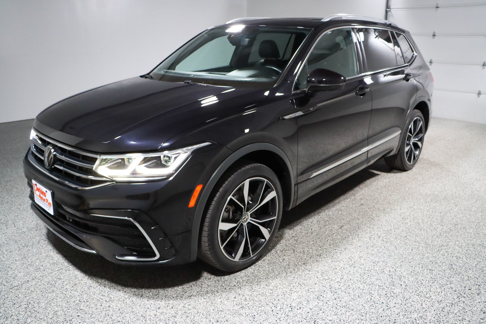 Used 2022 Volkswagen Tiguan SEL R-Line AWD/4WD image 34